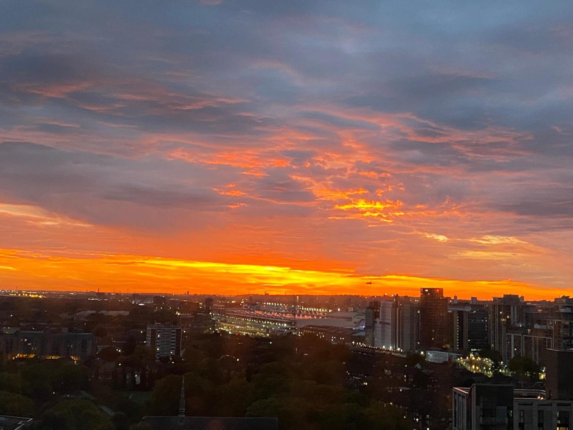 Cozy Flat With Stunning Views Appartement Londen Buitenkant foto